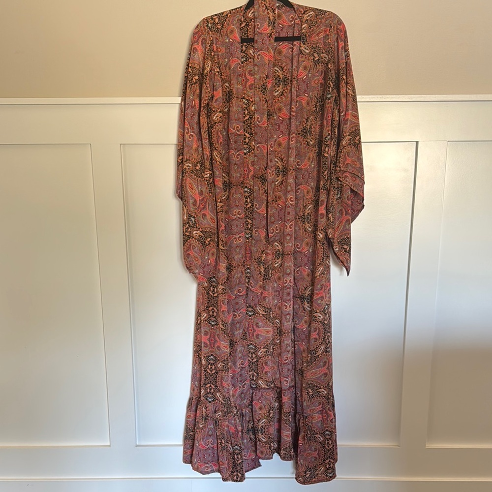 Elegant Paisley Belted Kimono